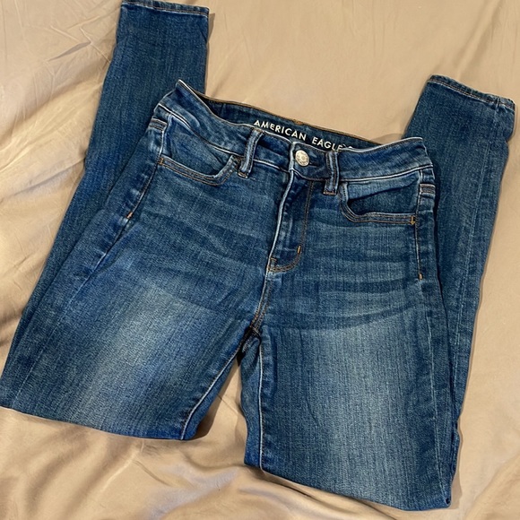 American Eagle Hi-Rise Jeans - Picture 6 of 8